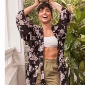 Spiritual Gangster, black and white floral kimono